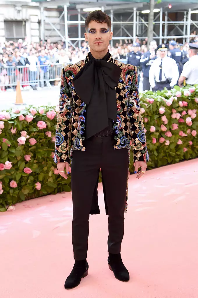 Homes al campament de celebració de la Met Gala 2019: notes sobre la moda 23276_7