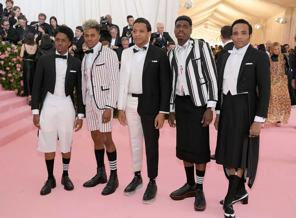 Homes al campament de celebració de la Met Gala 2019: notes sobre la moda 23276_8