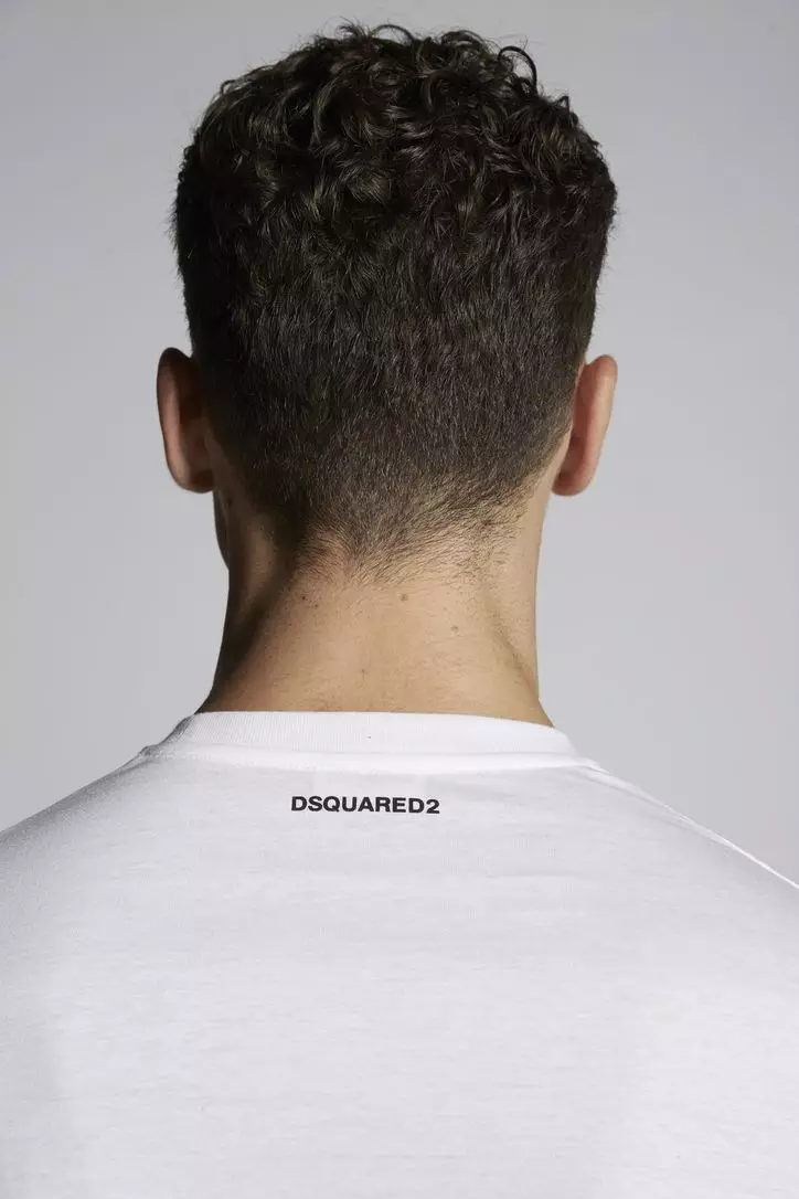 Dsquared2 sugrįžimas su karštų ir madingų apatinių 2018 m. rudens/žiemos kampanija