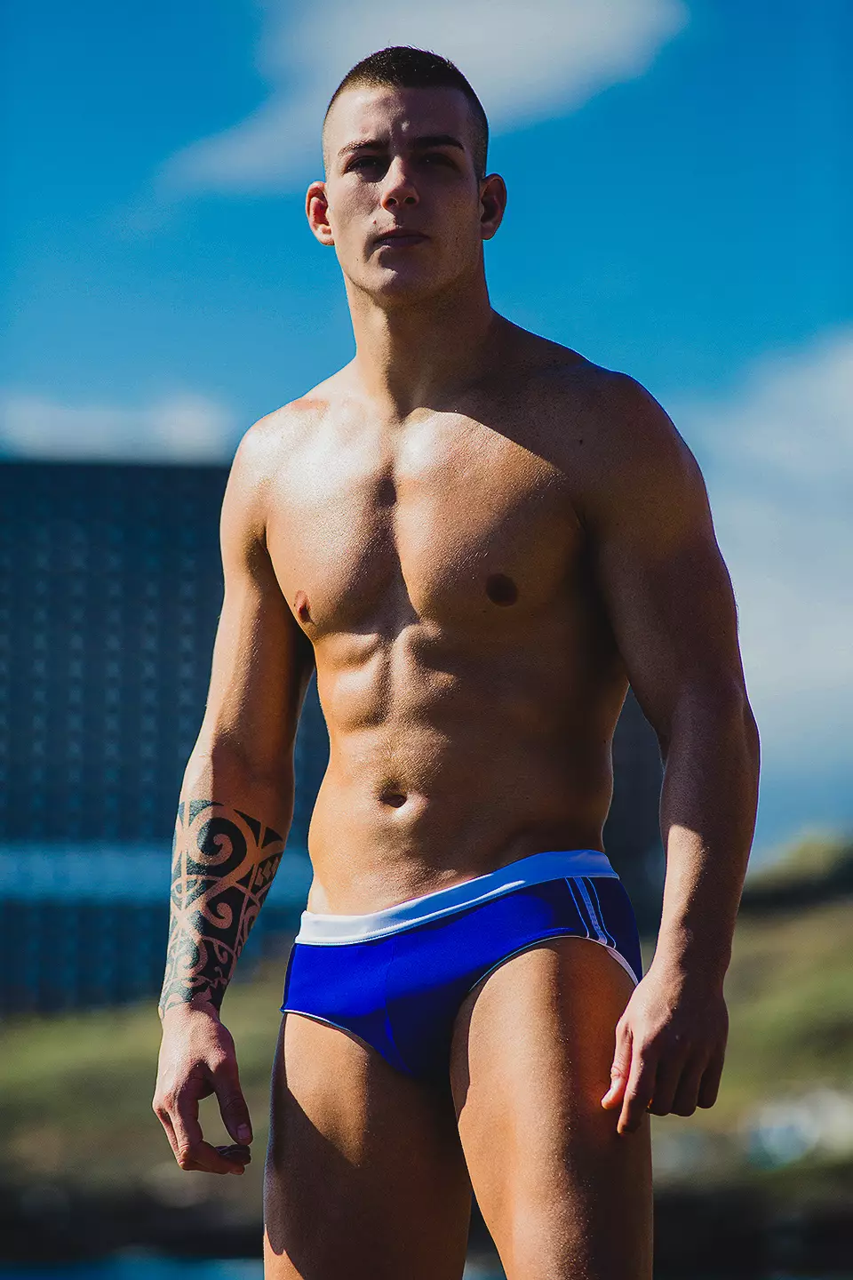 Christopher García is 28 jaar oud en hy is 'n professionele Jui-Jitsu-vegter, maar nou poseer hy vir ST33LE Swimwear, geskiet op Tenerife deur talentvolle Adrián C. Martín.