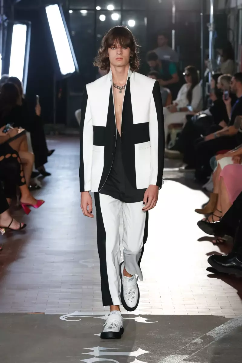 John Richmond Ready To Wear Spring 2022 Milan 23_5