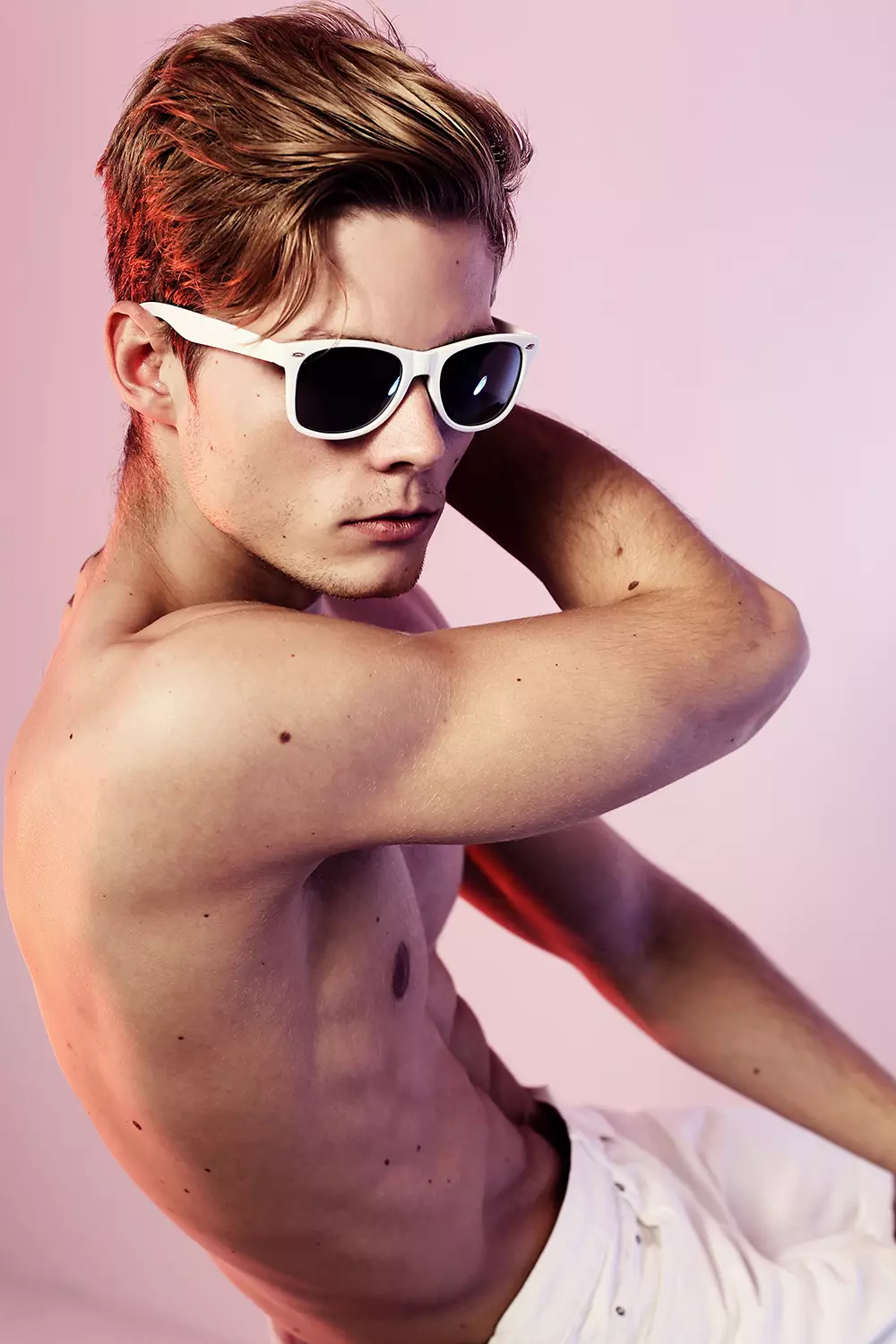 A fotógrafa de moda con sede en Lituania, Migle Golubickaite, presenta o seu traballo co impresionante novo chegado Gabriel Salilionis en Como Models Management, o estilo de Giedre Izabele Kvaraciejute.