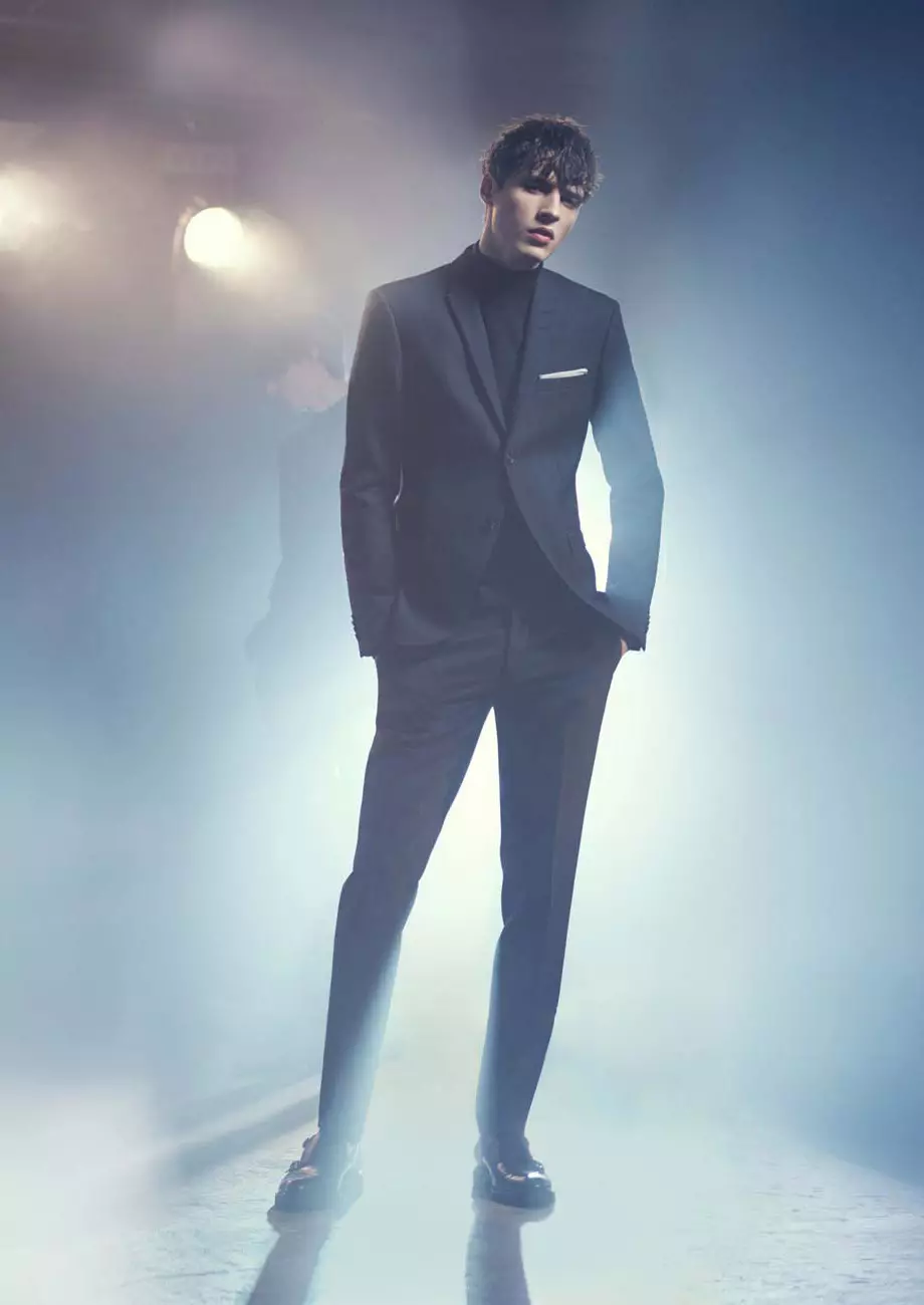 ජාත්‍යන්තර සුපිරි නිරූපිකාවක් වන Adrien Sahores නව F/W 2015 Lookbook for Sweden ටයිගර් ඇඳුම් සඳහා සාඩම්බර ආකල්පයකින් රඟපායි. උසස් තත්ත්වයේ වෙනස් පිරිසිදු කප්පාදුවක් සහිත ස්කැන්ඩිනේවියානු විලාසිතා.