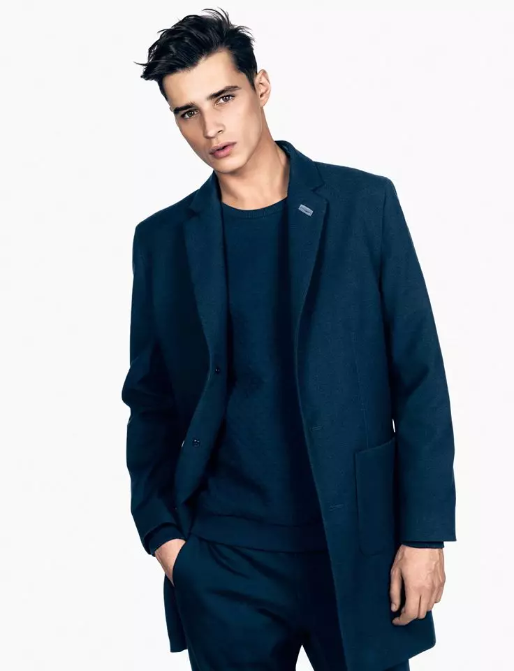 Internationales Supermodel Adrien Sahores mit dem neuen H/W 2015 Lookbook für Tiger of Sweden-Kleidung mit einer stolzen Einstellung. Skandinavische Mode mit einem etwas anderen cleanen Schnitt in hoher Qualität.