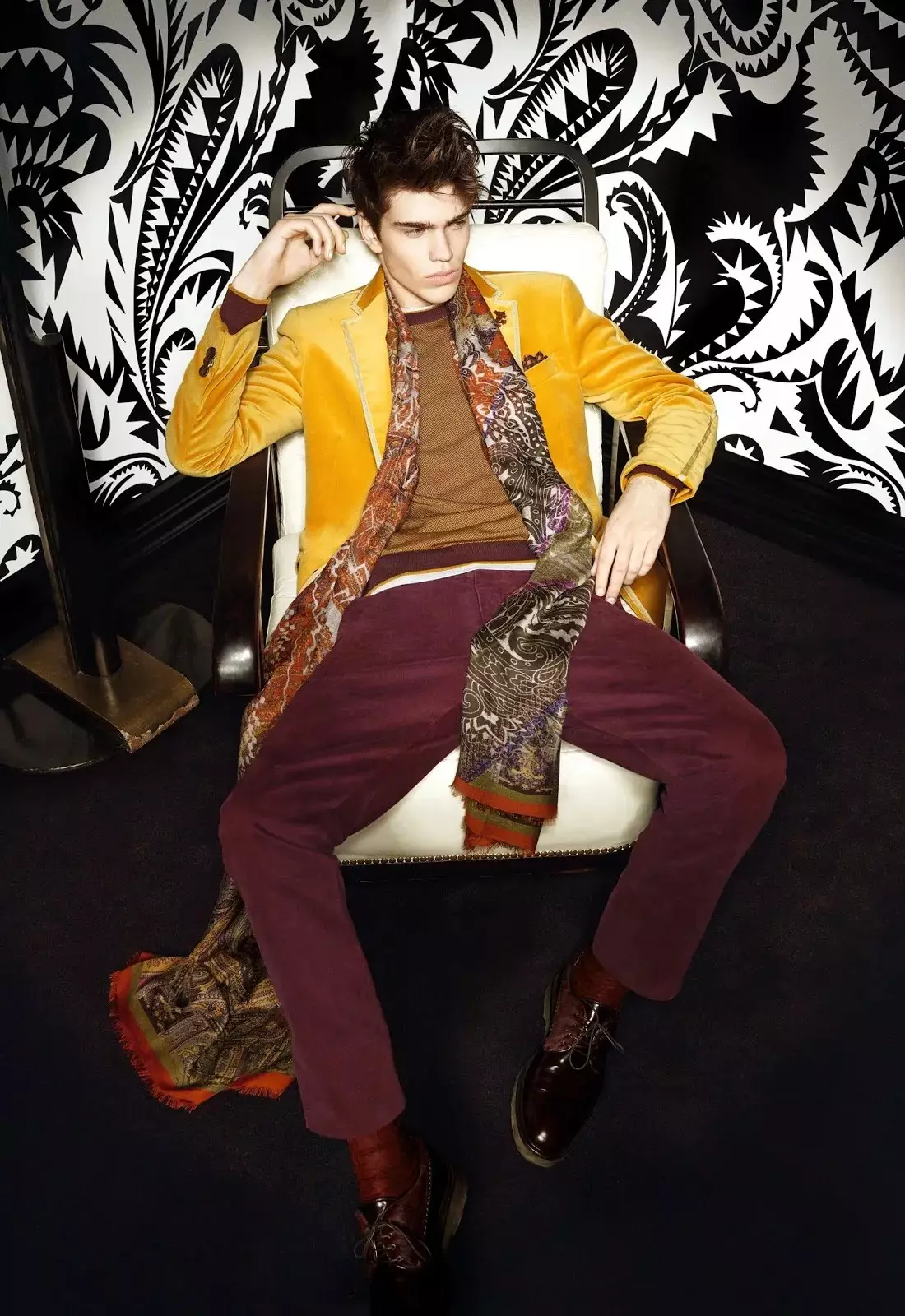 Campania/Lookbook Etro Uomo Toamna/Iarna 2015.16. Colecția a fost menționată ca fiind „la fel de bogată și îngrijită ca un cabinet de curiozități”. Această colecție a fost un exemplu puternic de minte peste materie în căutarea podoabei artistice.