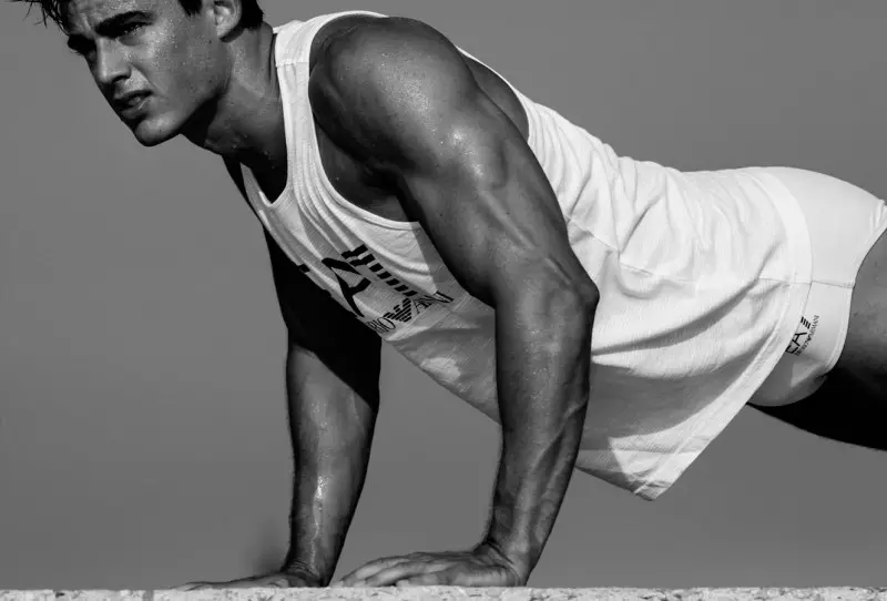 EA7-Emporio-Armani-SS16-Lookbook_fy2