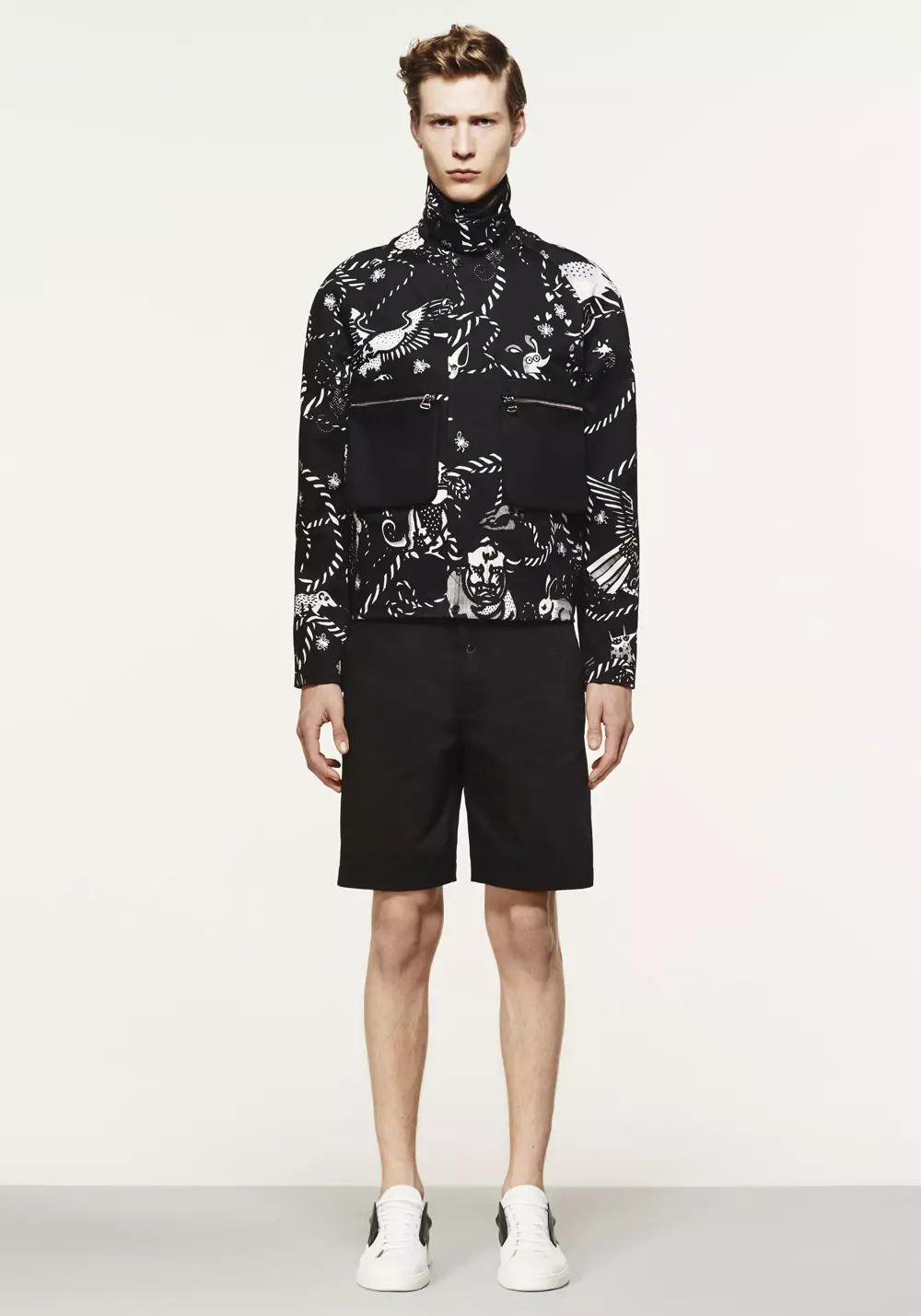 O le olaga i le toafa o Amerika e faʻavaeina ai le nofoaga mo Markus Lupfer menswear spring / summer 2016. Fausiaina o se paʻu mafanafana, o le tau matutu ma lanu faʻapitoa o le vao e faʻapipiʻiina ai le ala mo le kaupoe ua faʻaumatia ma faʻaumatia.