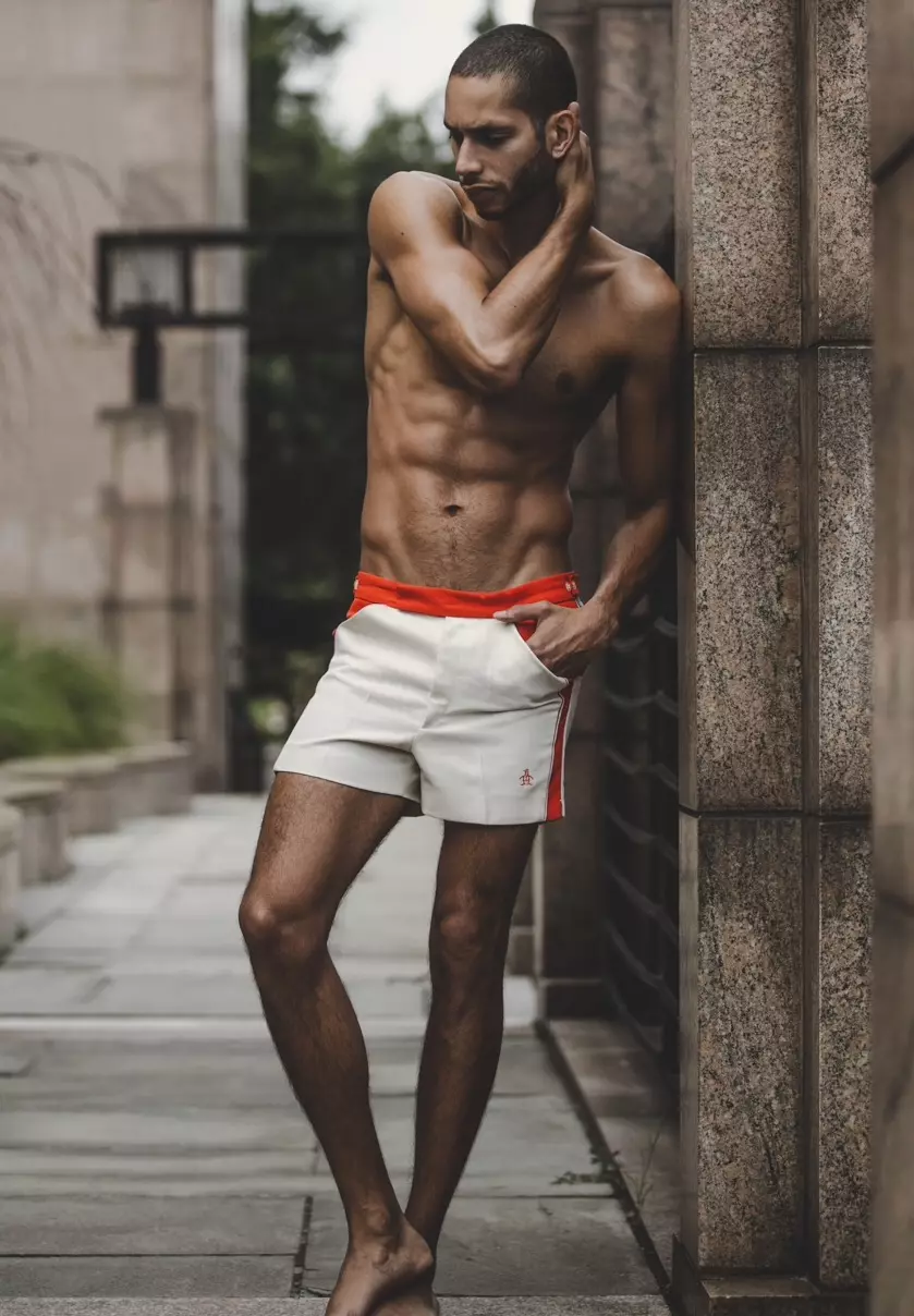 Gipresentar ang gwapo nga lalaki nga modelo nga si Sergio Acevedo nga nakabase sa NYC ug girepresentahan sa mga RED Models nga nagpakuha sa lente sa HardCiderNY.