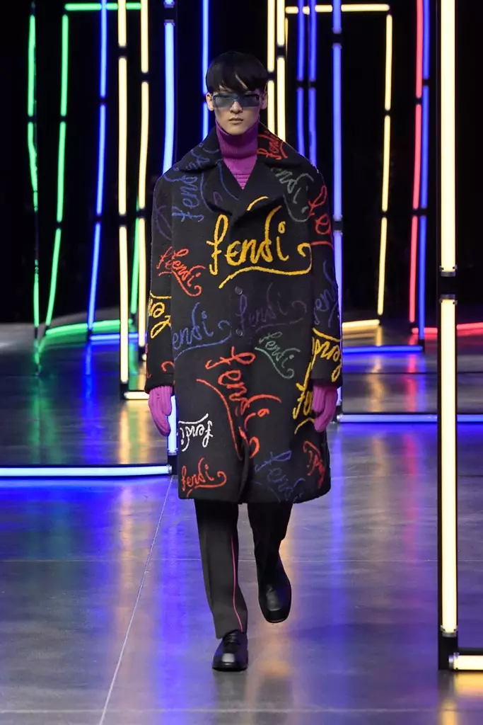 Fendi Menswear ውድቀት 2021 ሚላን 2552_23