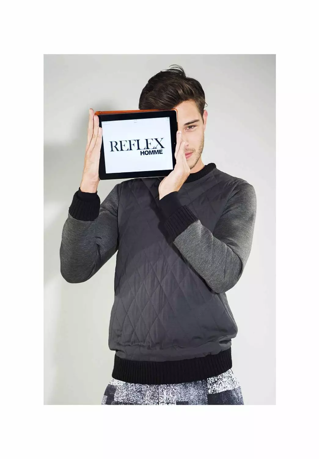 Reflex Homme Sebtembar 2014 Francisco Lachowski Sawir qaade: Kristiina Wilson. Stylist: Pamela Shepard. Dhaqaale: Katie Mellinger. Caawiye: Logan Jackson.