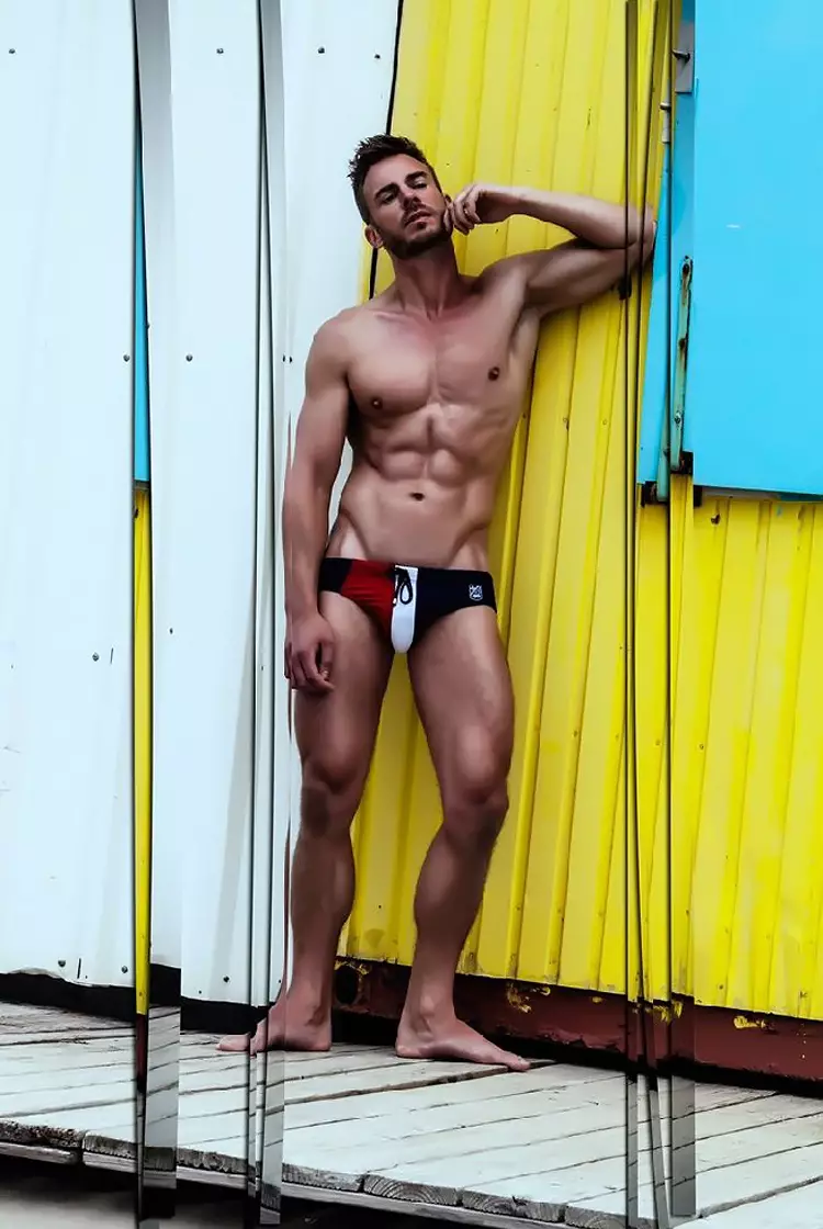 Hunk nga lalaki nga modelo nga si Pascal M. gi-snap ug gi-edit ni Tatchatrin Choeychom.