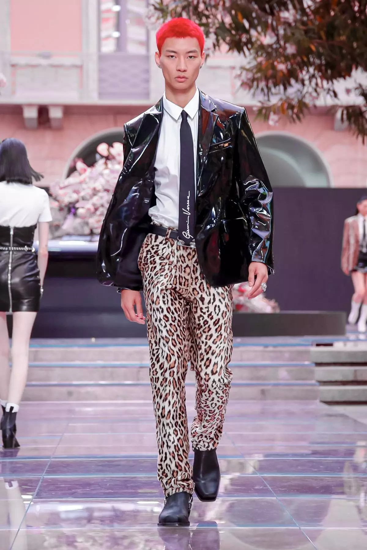 Versace Xuân / Hè 2020 Milan 26073_15