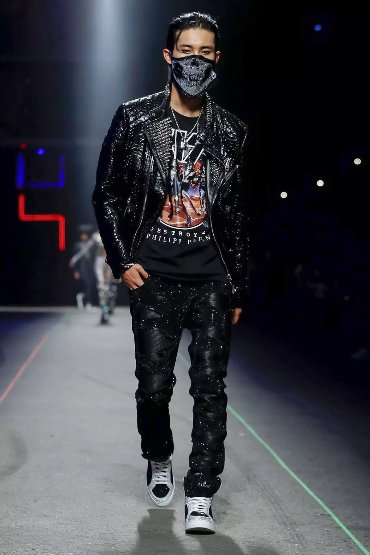 Philipp Plein מענטשן און וואָמען פרילינג / זומער 2020 מילאַן 26130_35