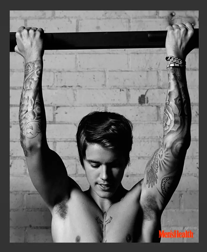 Justin Bieber-ek Men's Health aldizkariaren azken alea estaltzen du, Peter Hapak-ek ateratako argazkia.