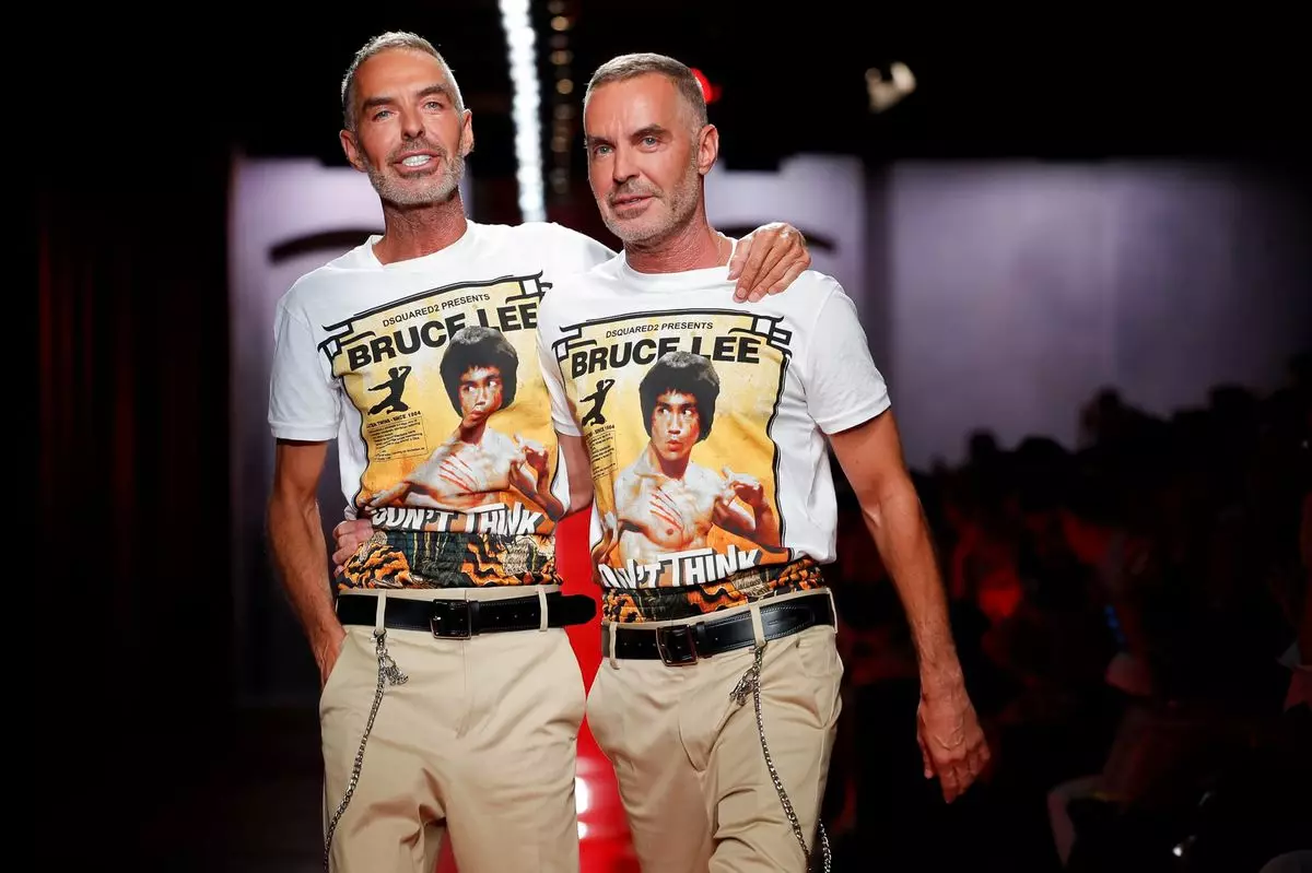 Dsquared2 ئەرلەر ۋە ئاياللار باھار / ياز 2020 مىلان 26468_52