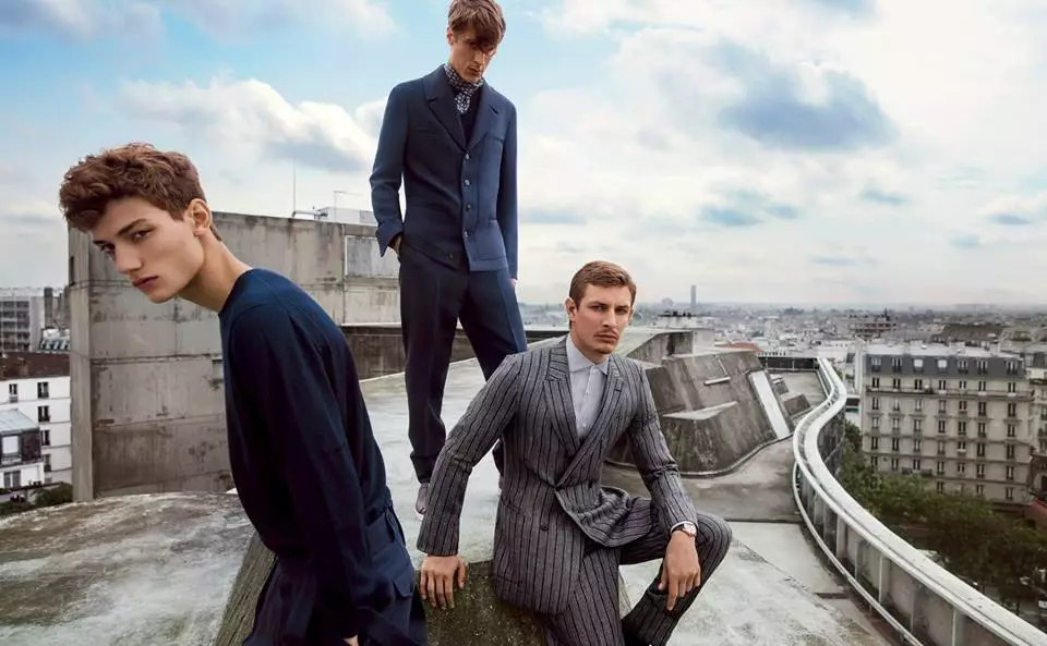 O le Ermenegildo Zegna Couture SS 2015 faʻasalalauga faʻasalalauga faʻaauau pea ona faʻamatalaina le vaeluaga i le va o le ARCHITECTURE ma le SPACE, o le musumusuga muamua lea i tua atu o le SS15 fashion show. Ph saunia e Inez & Vinoodh. Manatu fatufatua'i saunia e Stefano Pilati