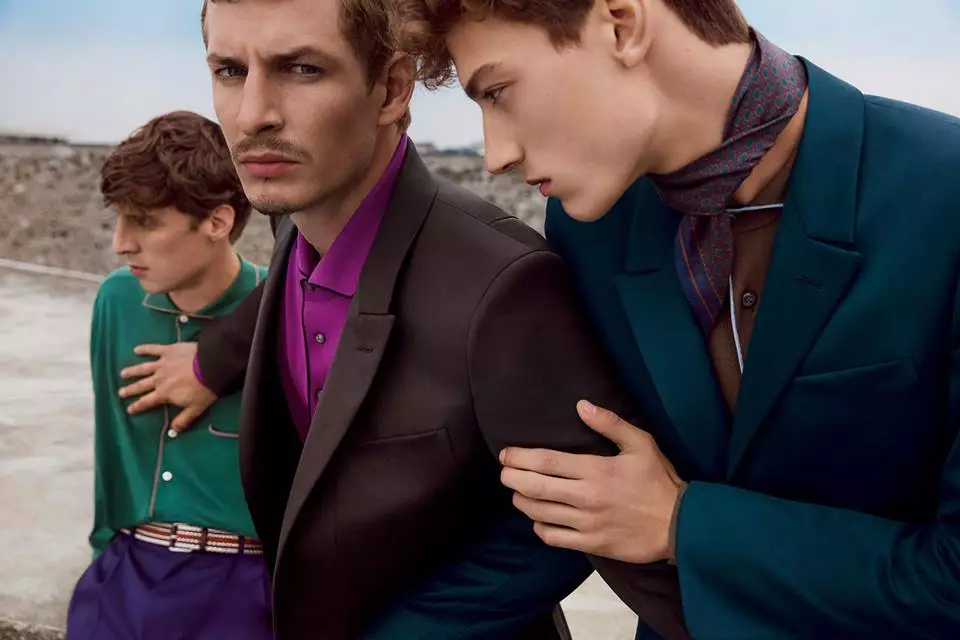 Kampanye iklan Ermenegildo Zegna Couture SS 2015 tetep napsirkeun dikotomi antara ARKITEK sareng SPACE, anu mangrupikeun inspirasi utama dina acara busana SS15. Ph ku Inez & Vinoodh. Konsep kreatif ku Stefano Pilati