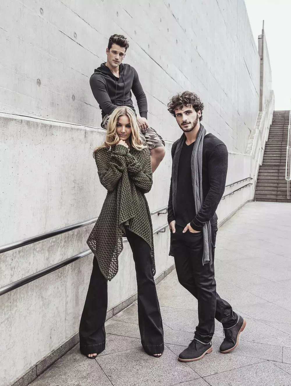 Arthur Sales, Priscila Uchoa e Rhuan Favoretto protagonizan as novas imaxes da campaña Outono/Inverno de 2015 para Mandi tomadas por Tavinho Costa, con estilo de David Pollak e pelo / MUA de Helder Rodrigues. Modelos Ford BR.