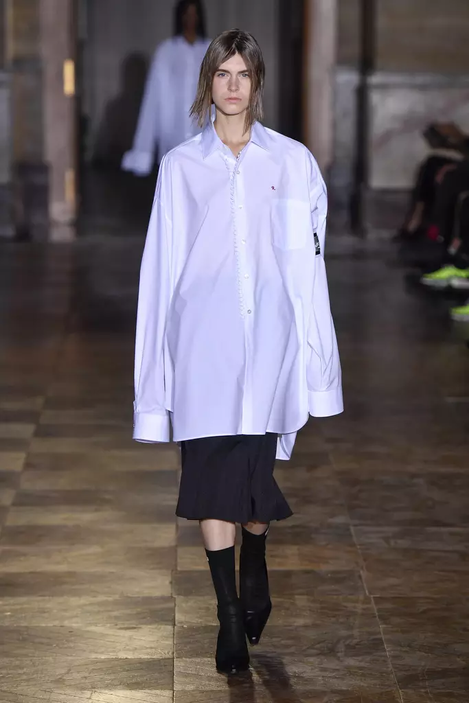 Raf Simons RTW karla vor 2022 París 272_14