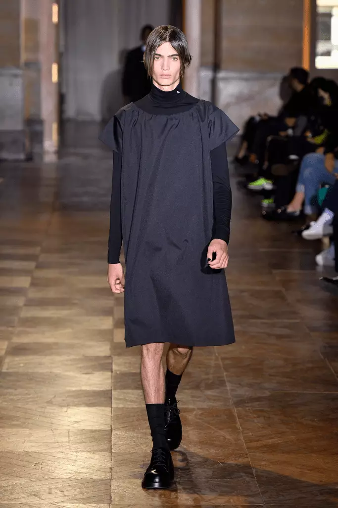 Raf Simons Men's RTW Spring 2022 Paris 272_3