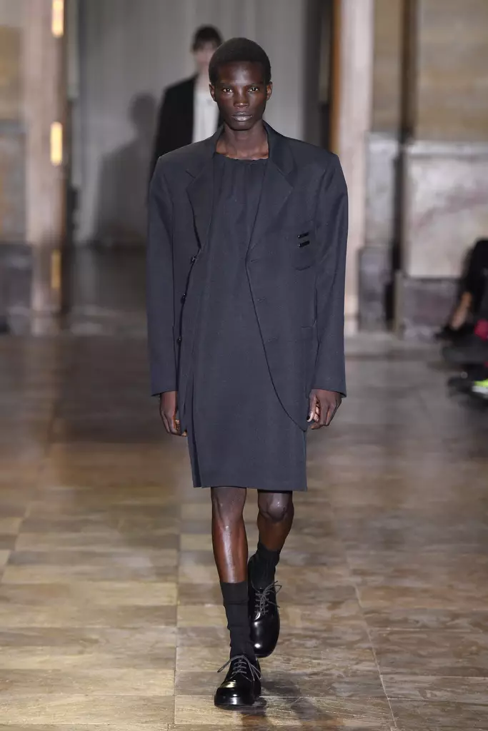 Raf Simons Men’s RTW Earrach 2022 Páras 272_8