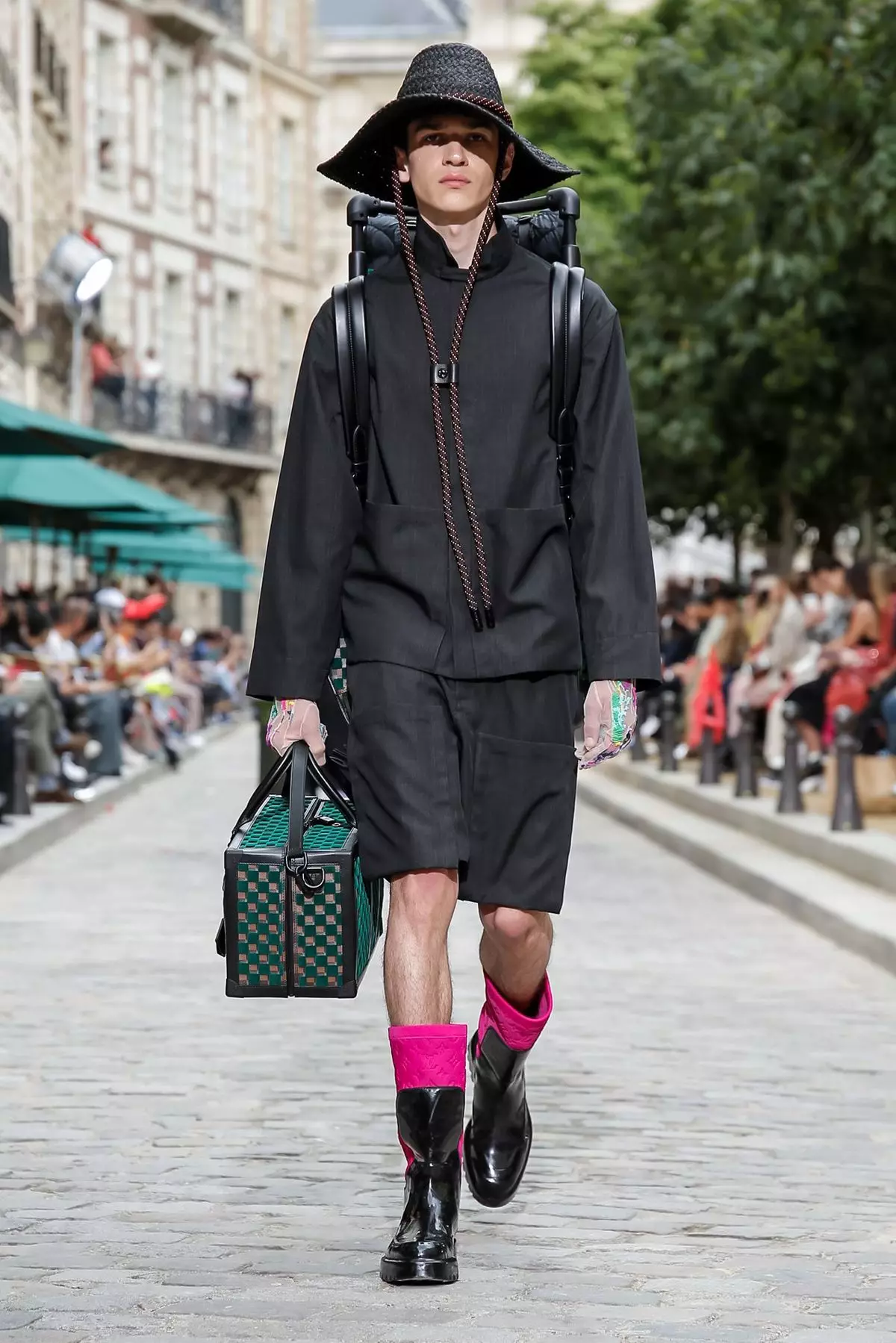 Louis Vuitton Menswear Earrach / Samhradh 2020 Páras 27337_49