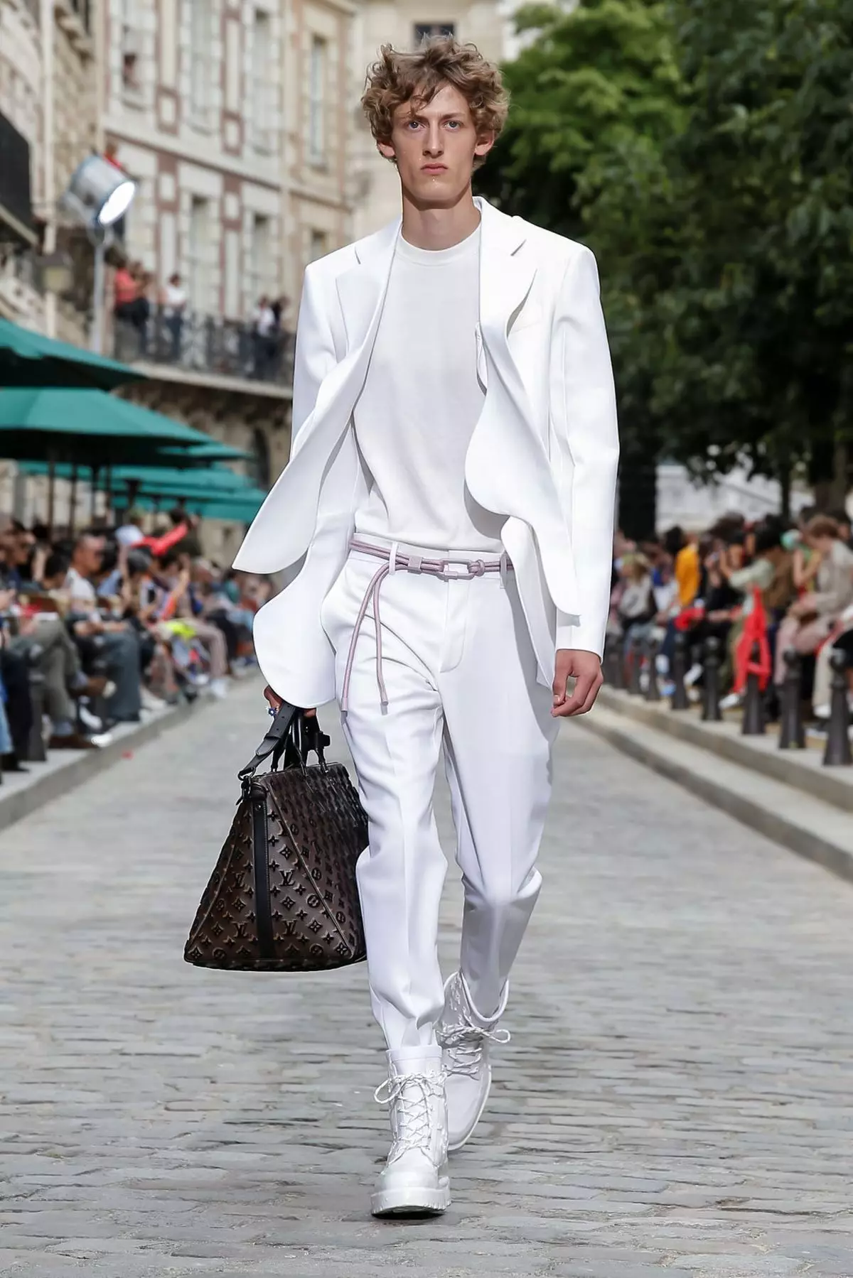 Louis Vuitton Menswear بهار/سمر 2020 پئرس 27337_54