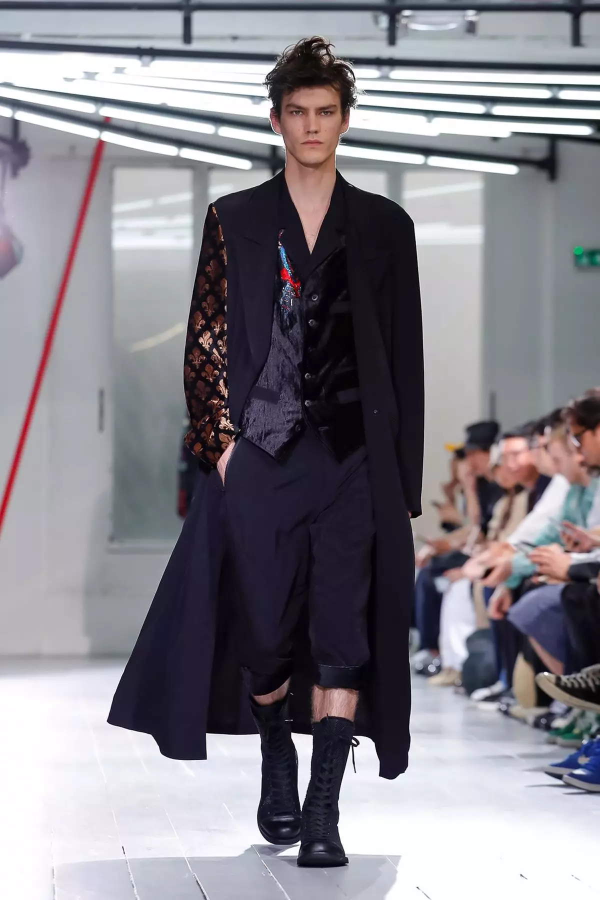 Yohji Yamamoto ฤดูใบไม้ผลิ/ฤดูร้อน 2020 Paris 27355_21