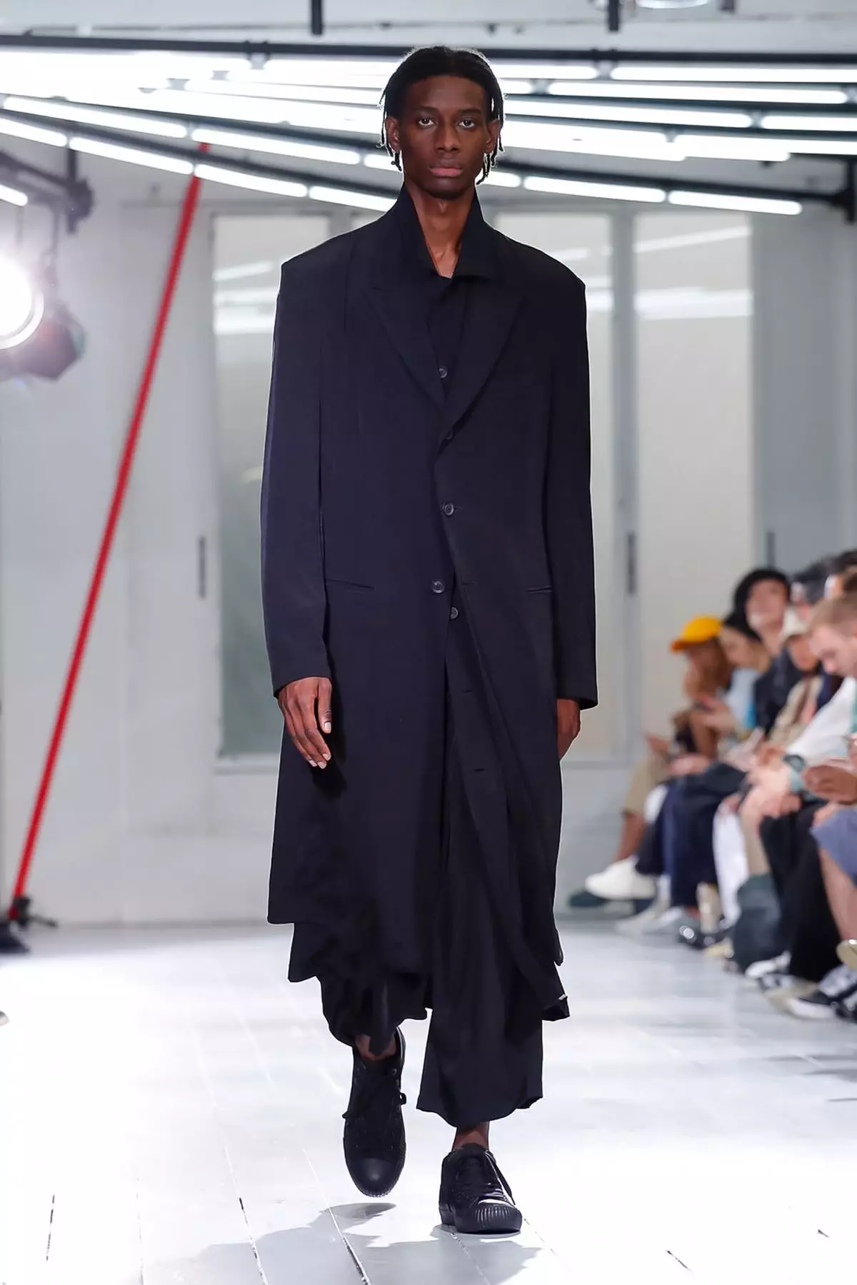 Yohji Yamamoto ฤดูใบไม้ผลิ/ฤดูร้อน 2020 Paris 27355_37