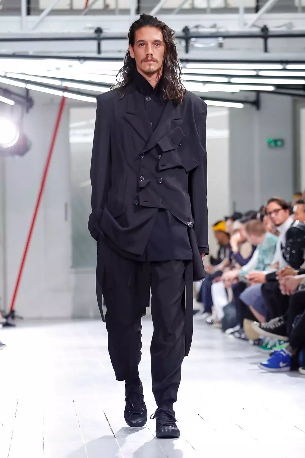 Yohji Yamamoto jar/leto 2020 v Paríži 27355_42