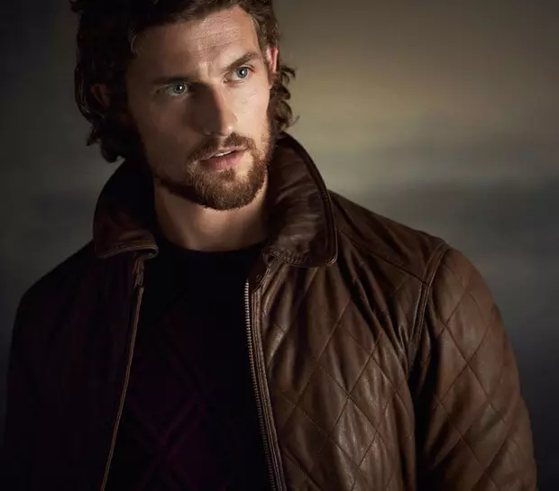 Beyond the Hills පිරිමි නිරූපිකාවක් වූ Wouter Peelen සමඟ Massimo Dutti වෙතින් A/W 2015-16 පිරිමි එකතුව හෙළිදරව් කරන නව කතුවැකිය.