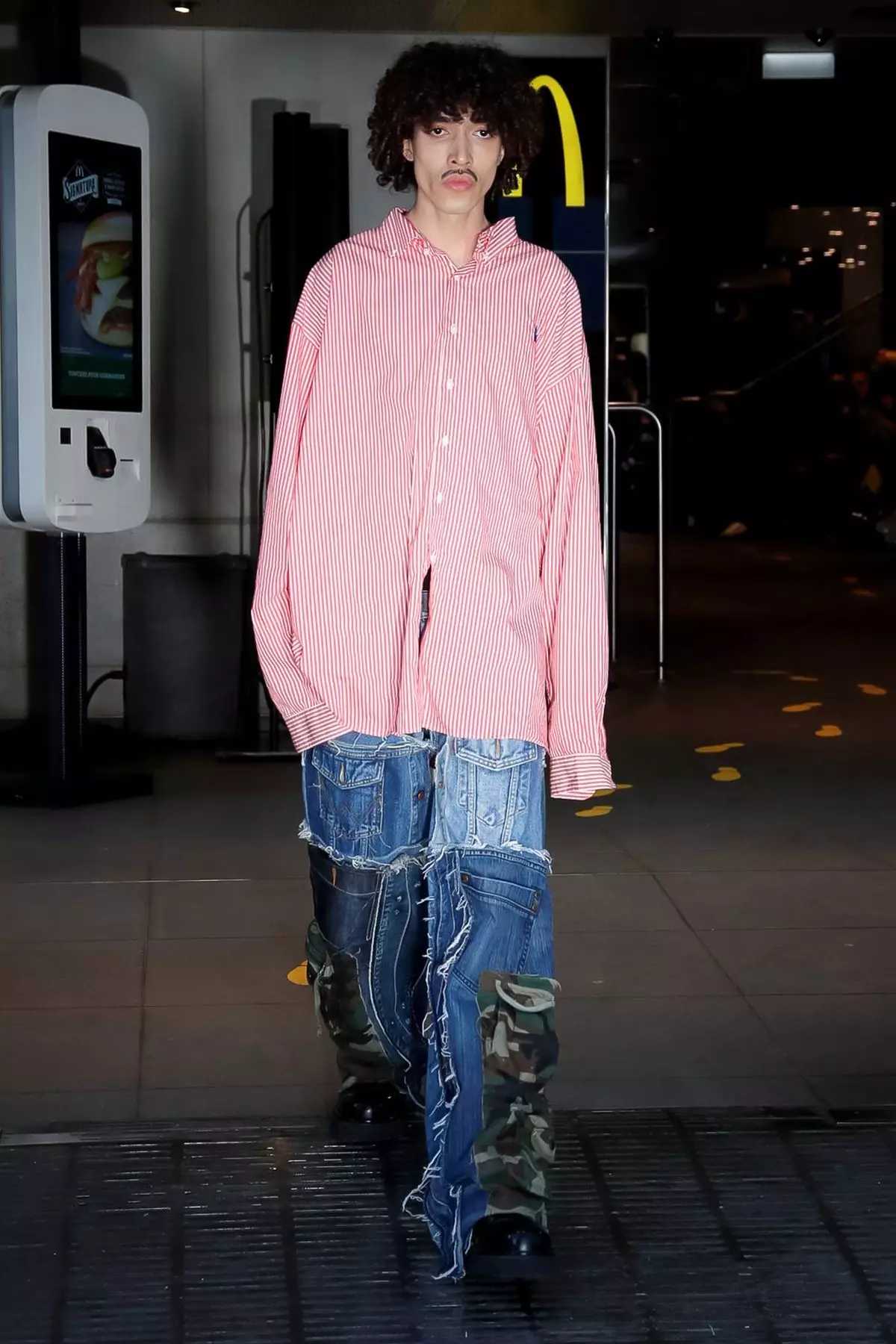 Vetements Awéwé & Lalaki Musim Semi/Usum Panas 2020 Paris 27498_21