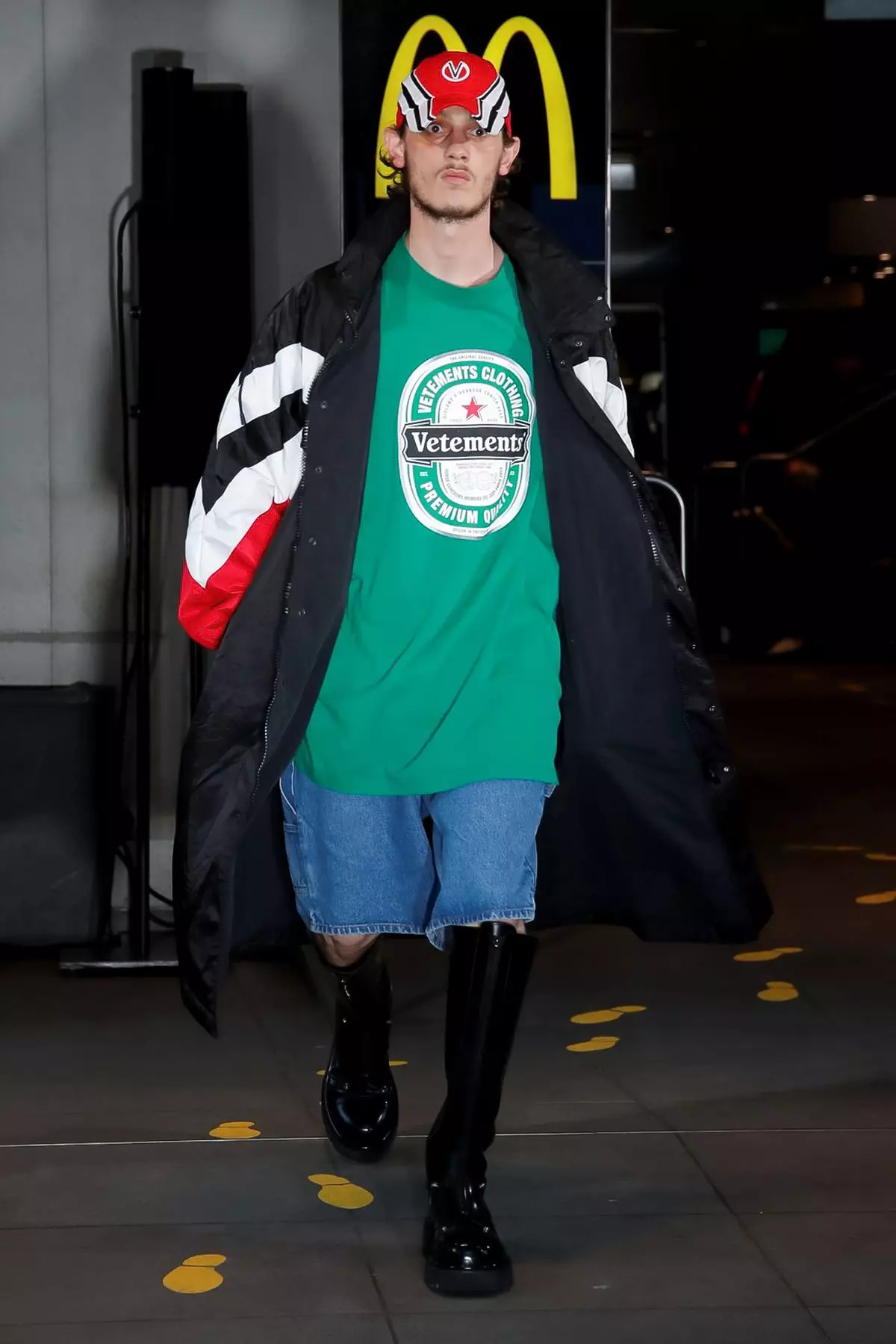 Vetements Әйелдер мен Ерлер көктем/жаз 2020 Париж 27498_33