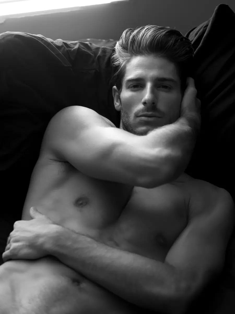 Adam Nicklas de Karl Simone