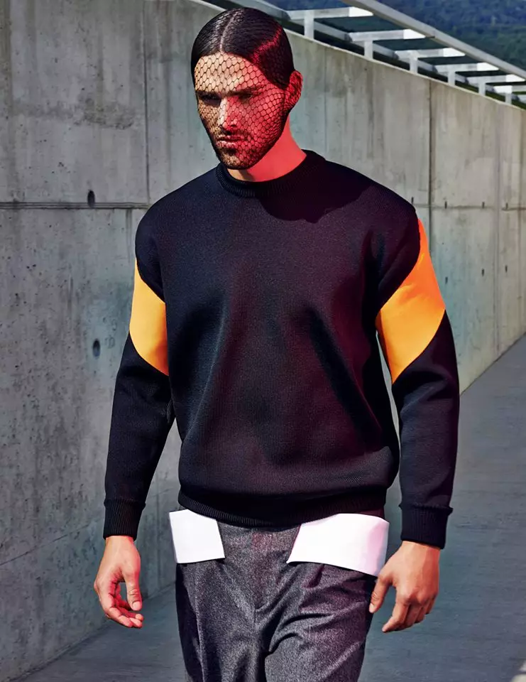 Givenchy Oleh Riccardo Tisci Fall Winter 2014 In The Top Fashion Edisi Terbaru Foto: Branislav Simoncik Model: Frederik Muka / Exitmodelmanagement Styling: Dominika Svetikova Riasan: Katerina Brans Rambut: Jan Molnar