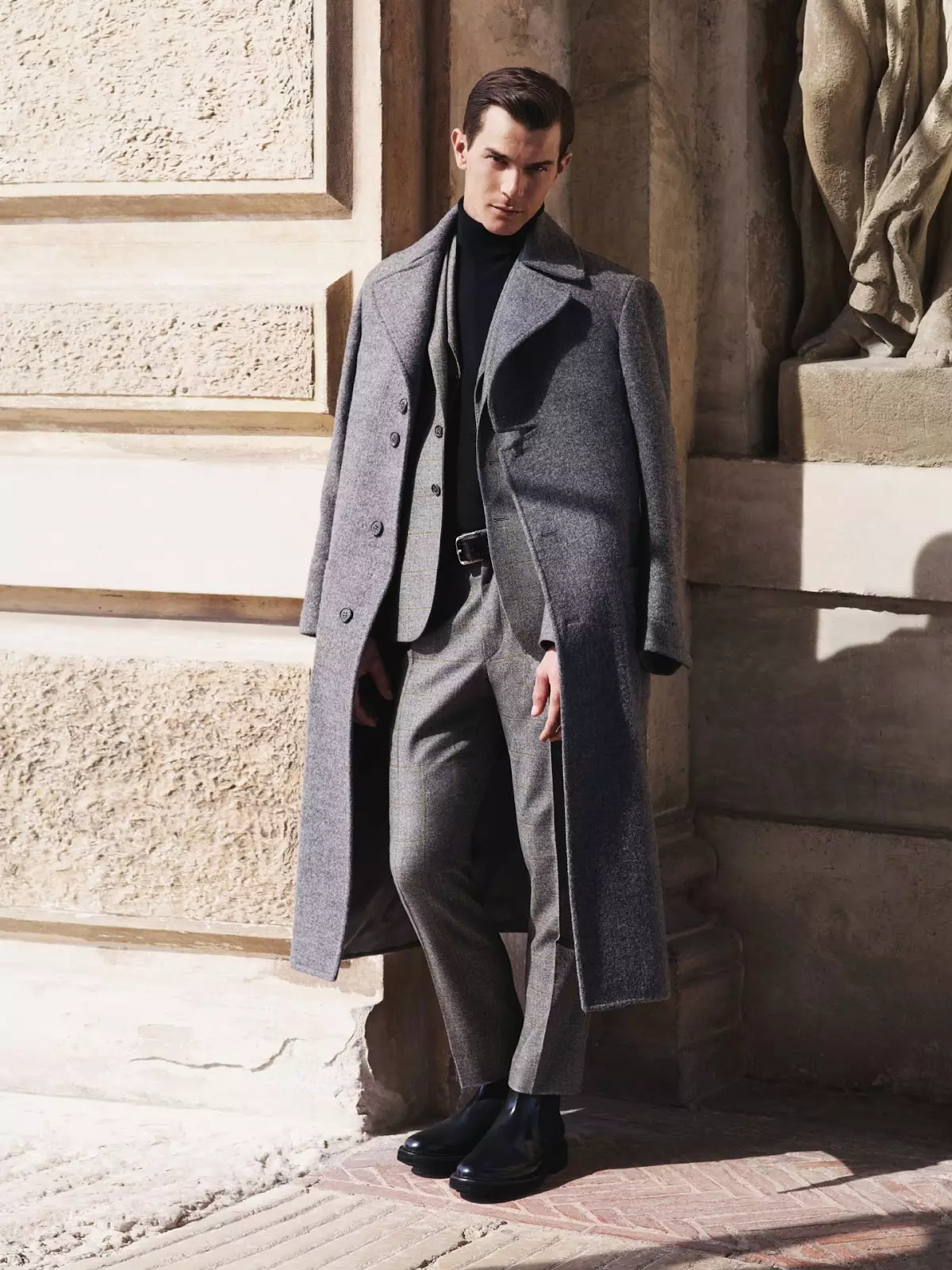 Corneliani nouvo F/W 2015 Lookbook net palèt fòmèl ak pouswit nan plezi nan twal pou yon pandri edonist!