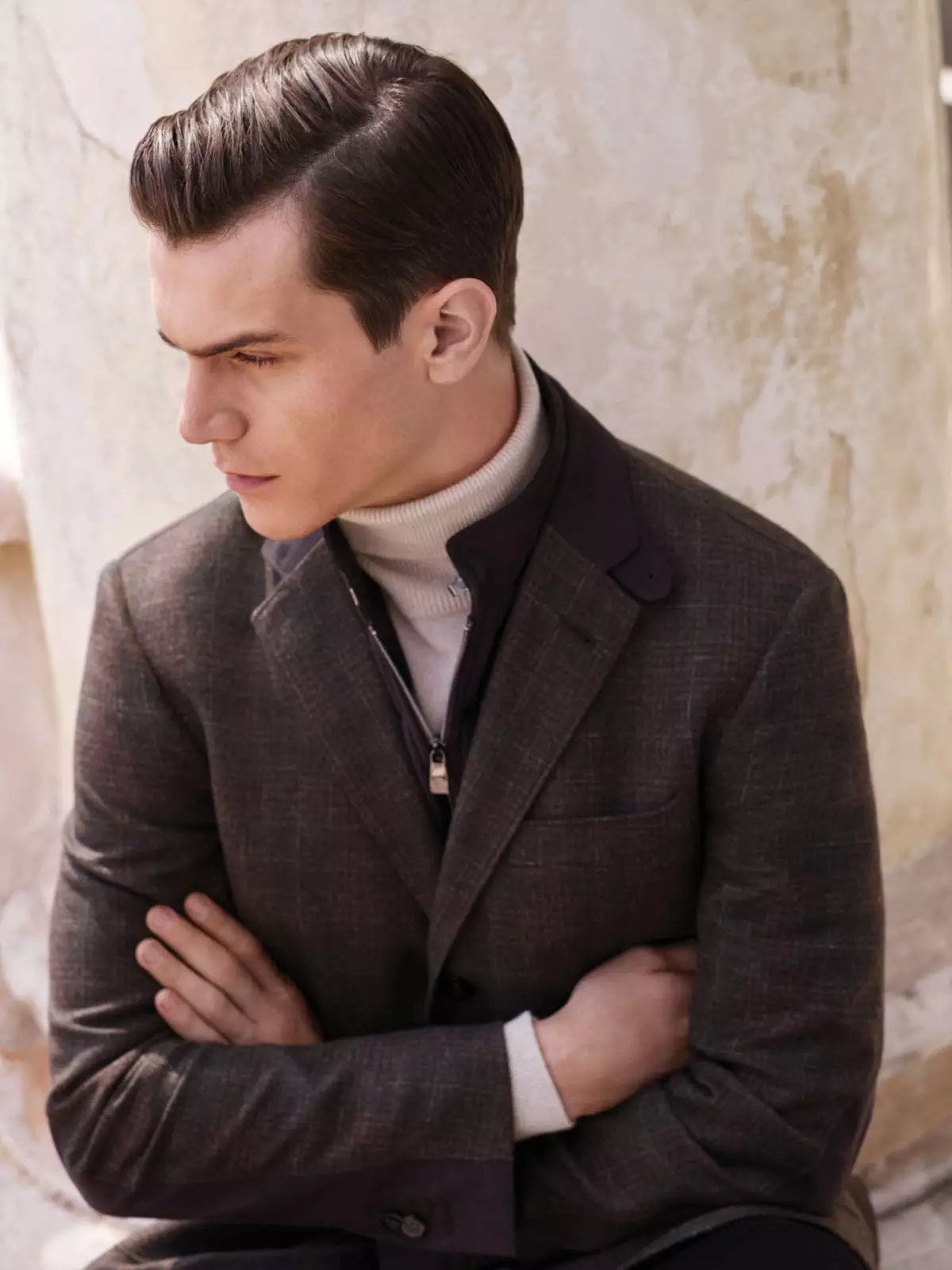 Corneliani nya F/W 2015 Lookbook neutral formell palett och strävan efter textil njutning för en hedonistisk garderob!