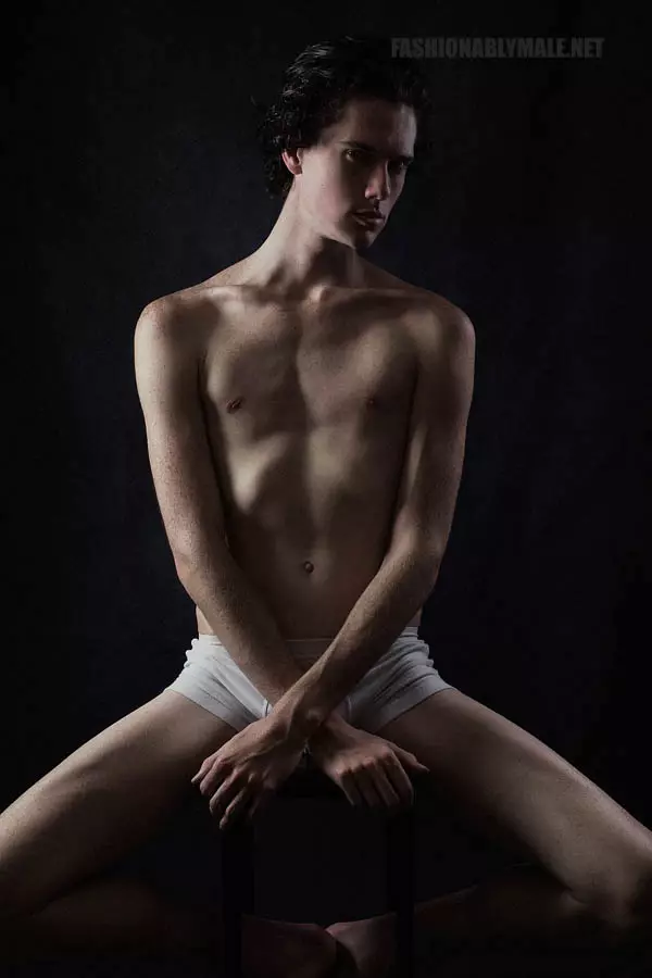 Brody Davidson de Alan Tan Fashionably Male13