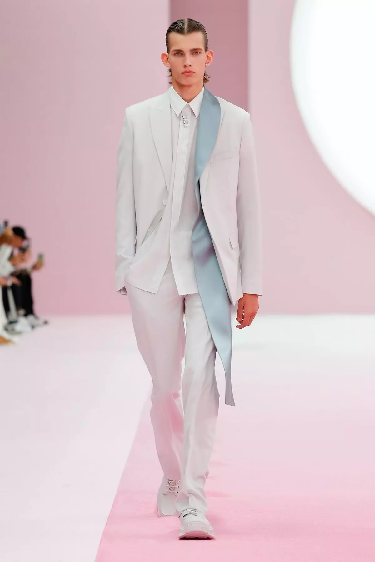 Dior Homme пролет/лето 2020 Париз 27845_10