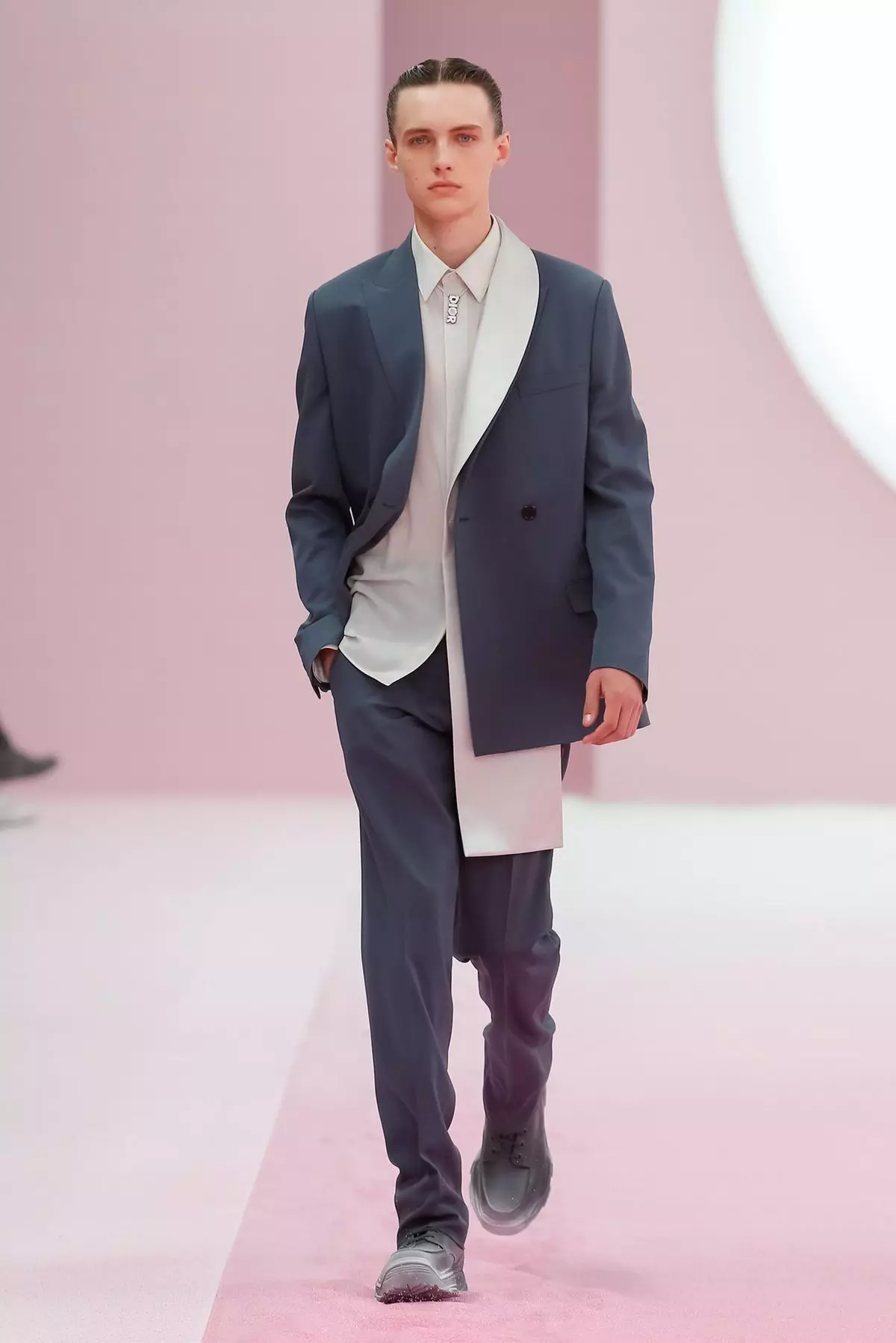 Dior Homme vår/sommar 2020 Paris 27845_45