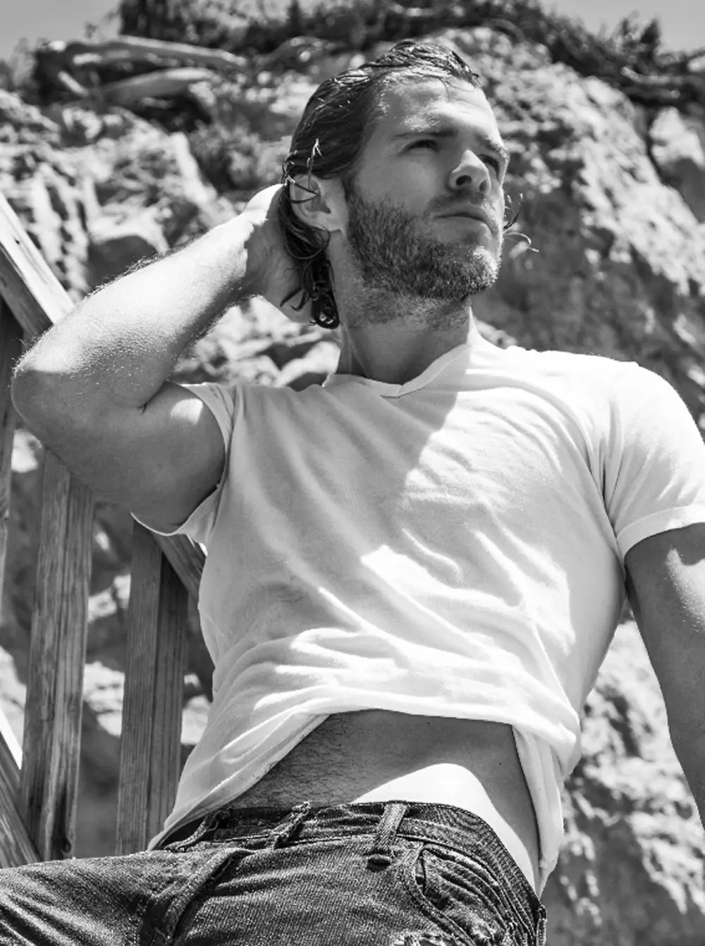 Elite-Model Jake Jensen trifft den Strand für eine strahlende Session von Stéphane Guillon beim Shooting in Malibu, als er aus Frankreich zu Besuch war. Stylist und Assistent: Benjamin Rancher.