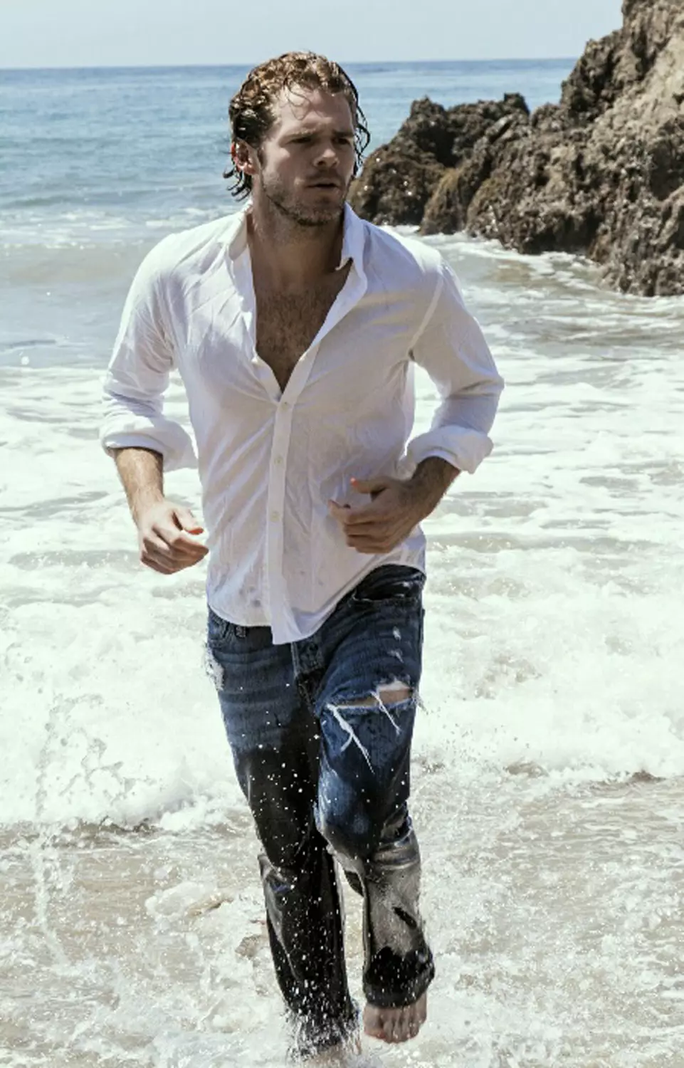 Elite-Model Jake Jensen trifft den Strand für eine strahlende Session von Stéphane Guillon beim Shooting in Malibu, als er aus Frankreich zu Besuch war. Stylist und Assistent: Benjamin Rancher.