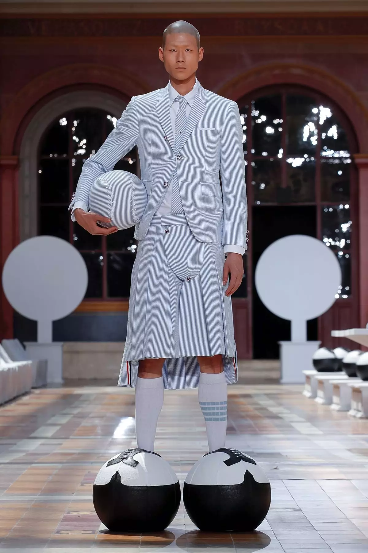 Akanjo lehilahy Thom Browne lohataona/fahavaratra 2020 Paris 28015_14