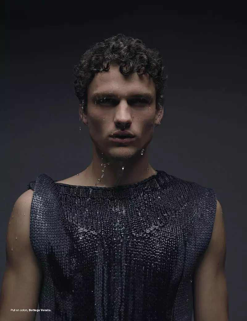 Ĉefmodelo Simon Nessman fotita de Jean-Baptiste Mondino kaj stilita kun pecoj de Lanvin, Giorgio Armani, Dsquared2, Bottega Veneta, Louis Vuitton kaj pli, por la lasta numero de la revuo Numéro Homme.