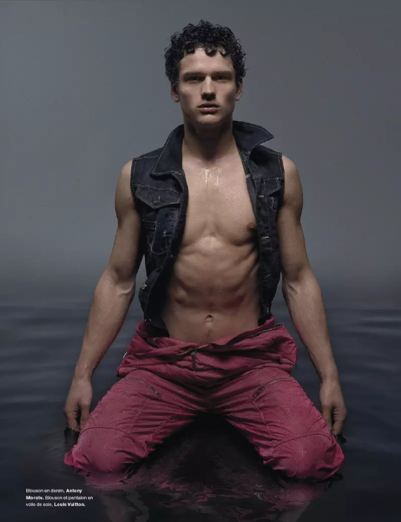 Toppfyrirsætan Simon Nessman ljósmyndari af Jean-Baptiste Mondino og stíll með verkum frá Lanvin, Giorgio Armani, Dsquared2, Bottega Veneta, Louis Vuitton og fleirum, fyrir nýjasta tölublað Numéro Homme tímaritsins.