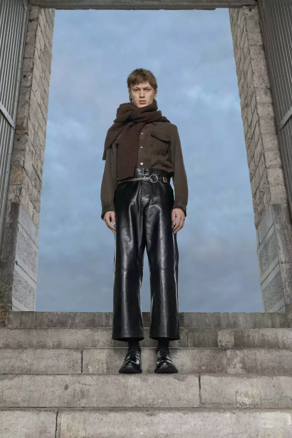 Van Noten Men's Fall 2021 Paris ကို ခြောက်သွေ့စေပါသည်။ 2816_33