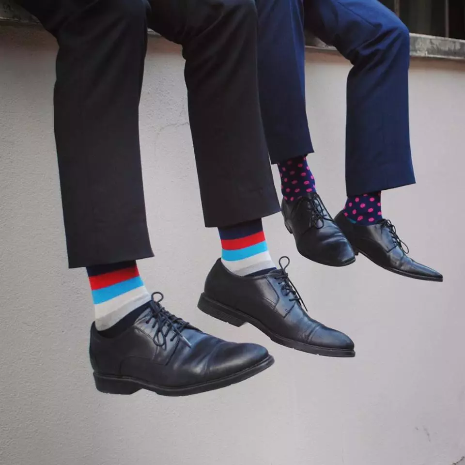 Society Socks is voor jou om te houden. Ultieme mix van vakmanschap en stijl. Keer het traditionele begrip van sokken binnenstebuiten en creëer producten die je individualiteit laten zien. Ondersteun het idee dat sokken niet saai en kleurloos moeten zijn, maar gedurfd en expressief.