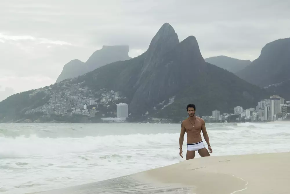 Fitness Motivatioun mam brasilianesche Fitness männleche Modell Gabriel Macieira an enger Plage Sessioun geholl vum Gustavos Bastos.