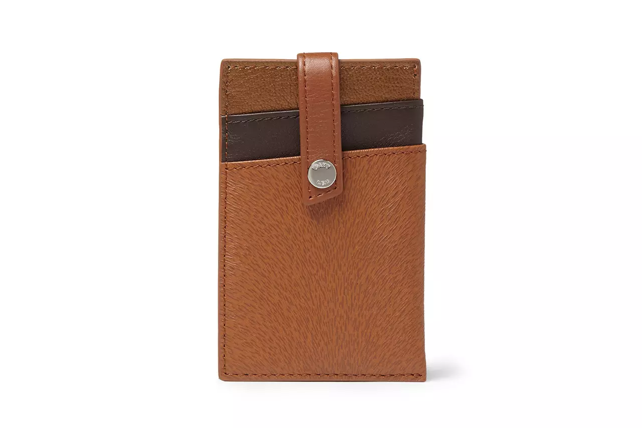 Les Essentiels de la Vie Card Holder අවශ්‍යයි