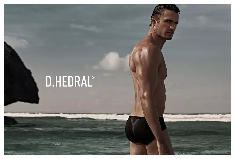 DHEDRAL-THOM-EVANS-BLACK-GIGOLIO-1068-with-logo